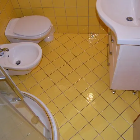 Casa Le Tuie * 몬테나이